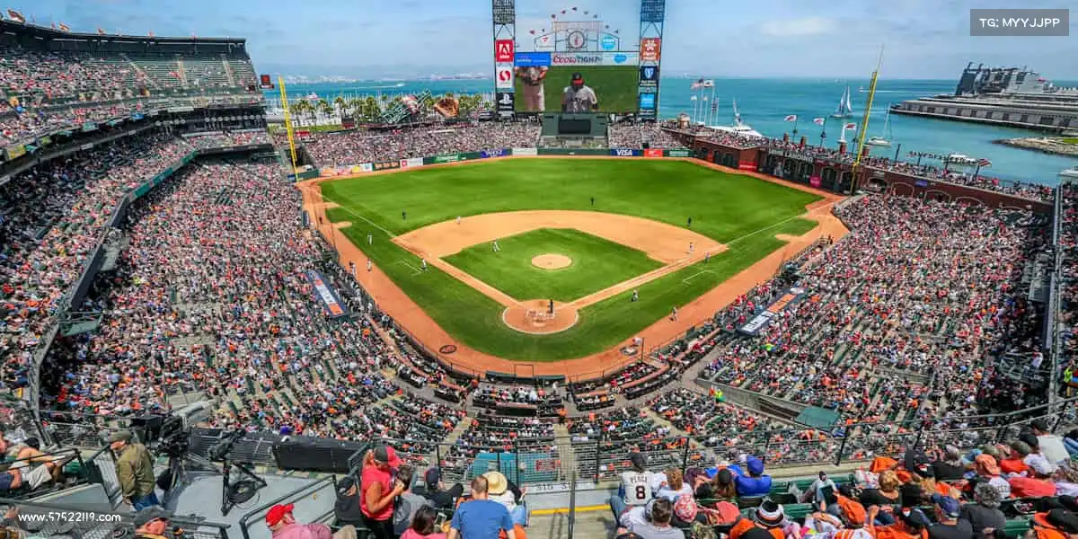 milan米兰🎾网球划过的弧线,是梦想绽放的轨迹 —— 每一拍,都全力以赴!